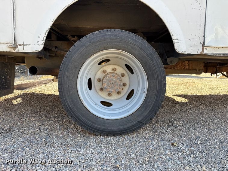 image for item EP2519 1999 Ford F450 bucket truck