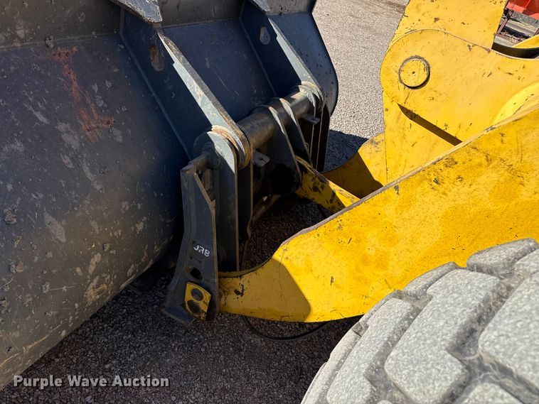 image for item EP2520 2006 Komatsu WA250-5L wheel loader