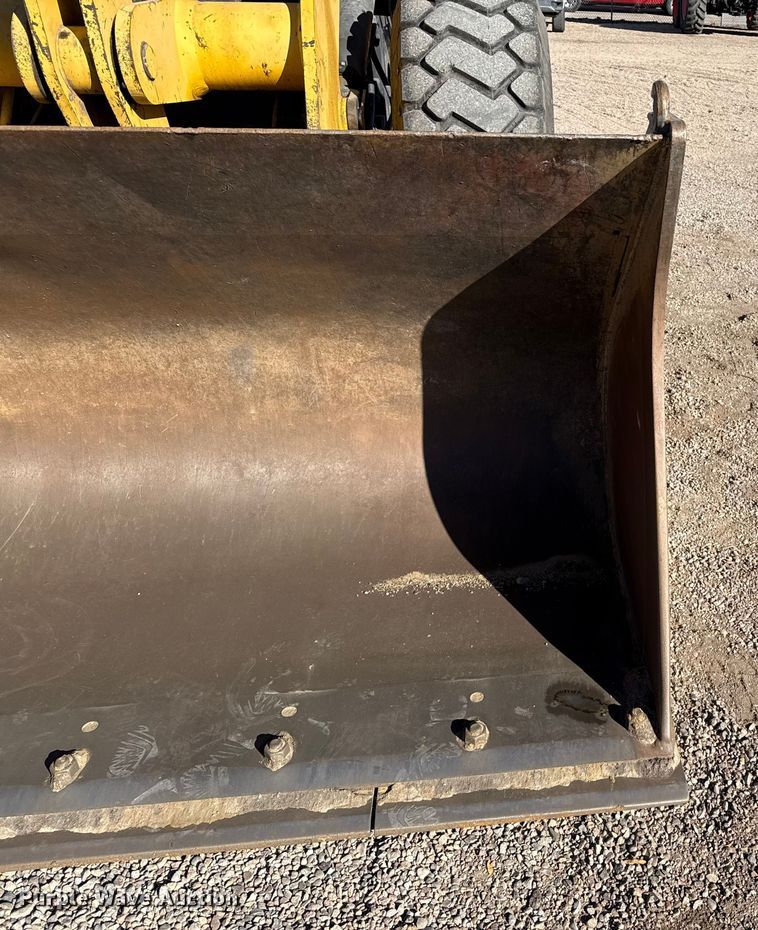 image for item EP2520 2006 Komatsu WA250-5L wheel loader