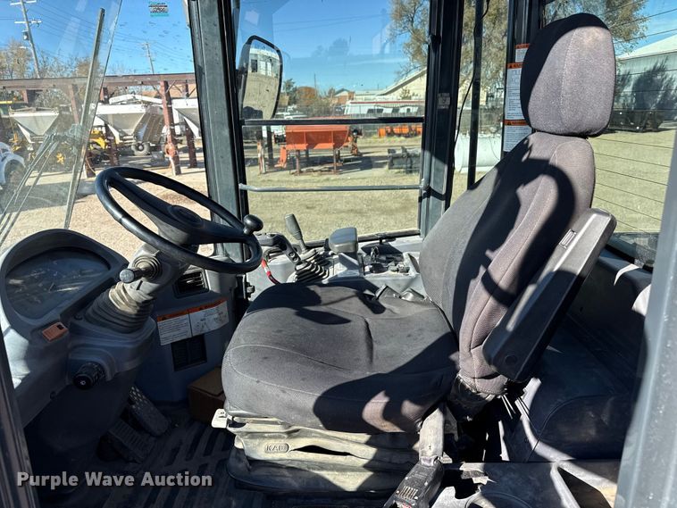 image for item EP2520 2006 Komatsu WA250-5L wheel loader