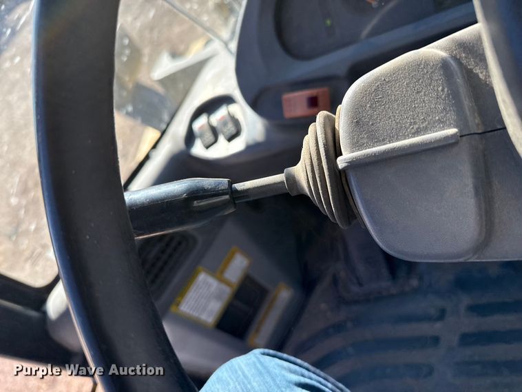 image for item EP2520 2006 Komatsu WA250-5L wheel loader