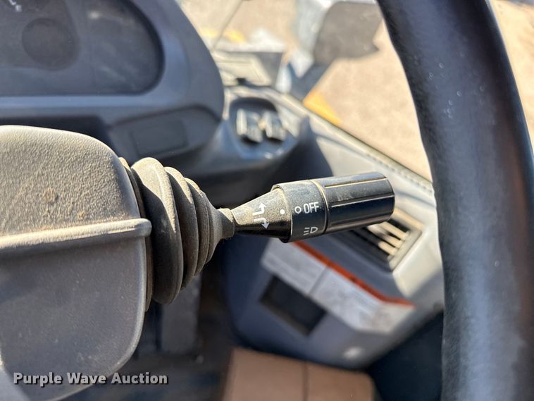 image for item EP2520 2006 Komatsu WA250-5L wheel loader