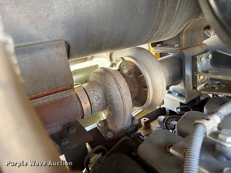 image for item EP2520 2006 Komatsu WA250-5L wheel loader