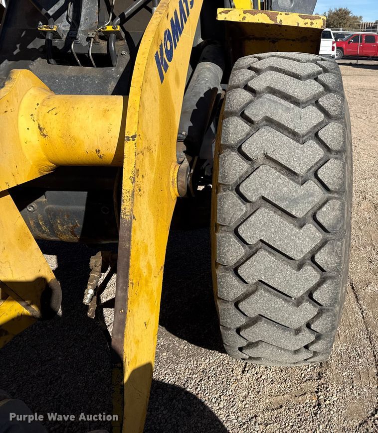 image for item EP2520 2006 Komatsu WA250-5L wheel loader