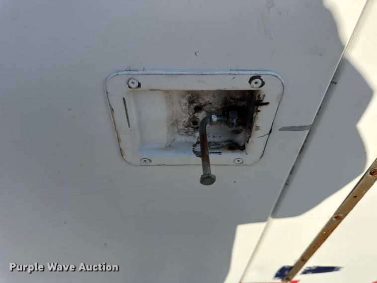 image for item ER0269 1998 GMC Sierra C3500 bucket truck