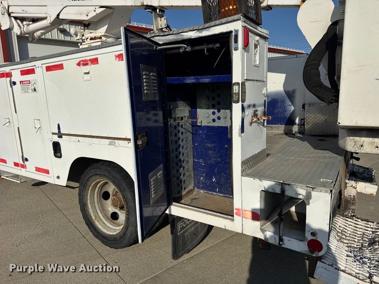 image for item ER0269 1998 GMC Sierra C3500 bucket truck