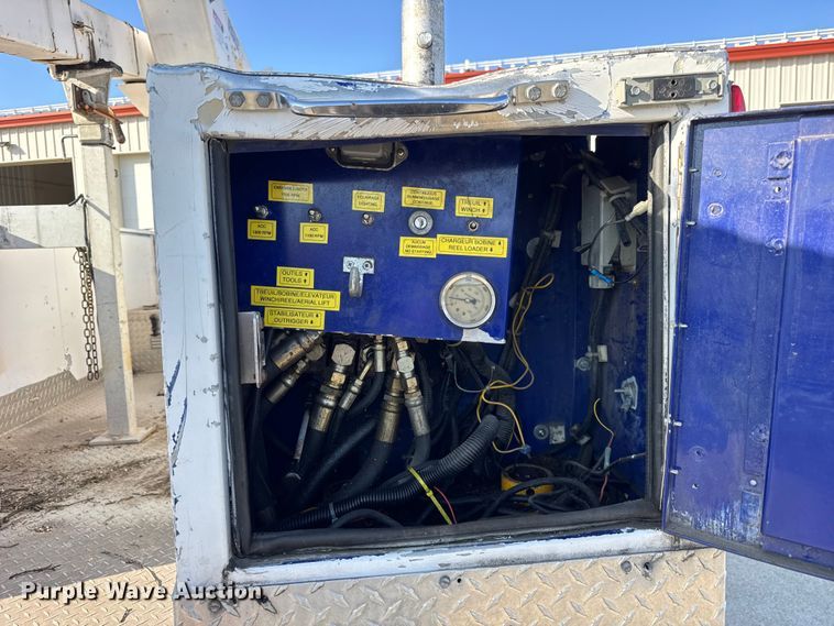 image for item ER0269 1998 GMC Sierra C3500 bucket truck