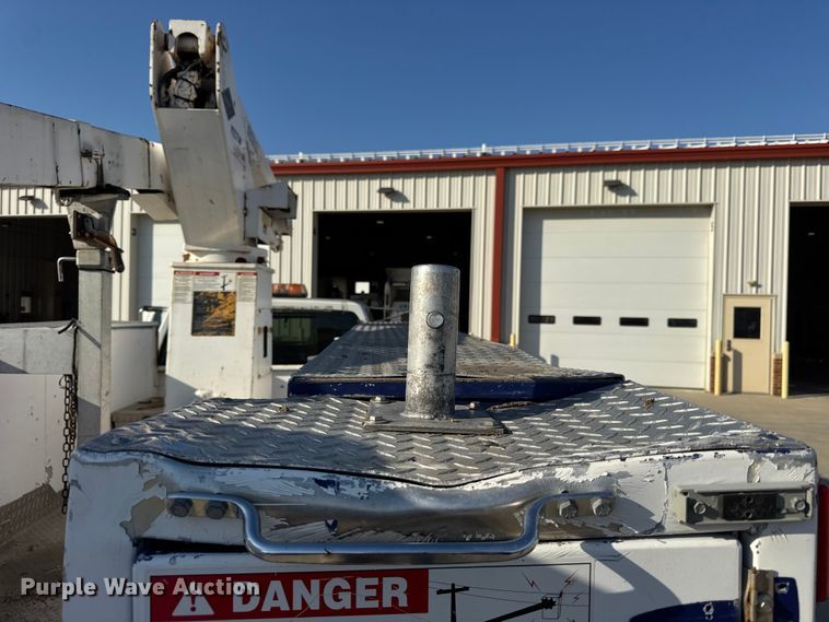 image for item ER0269 1998 GMC Sierra C3500 bucket truck