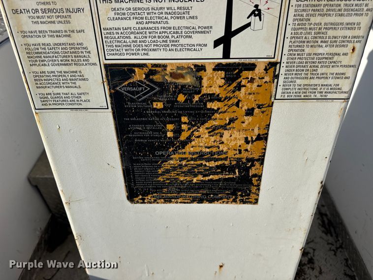 image for item ER0269 1998 GMC Sierra C3500 bucket truck