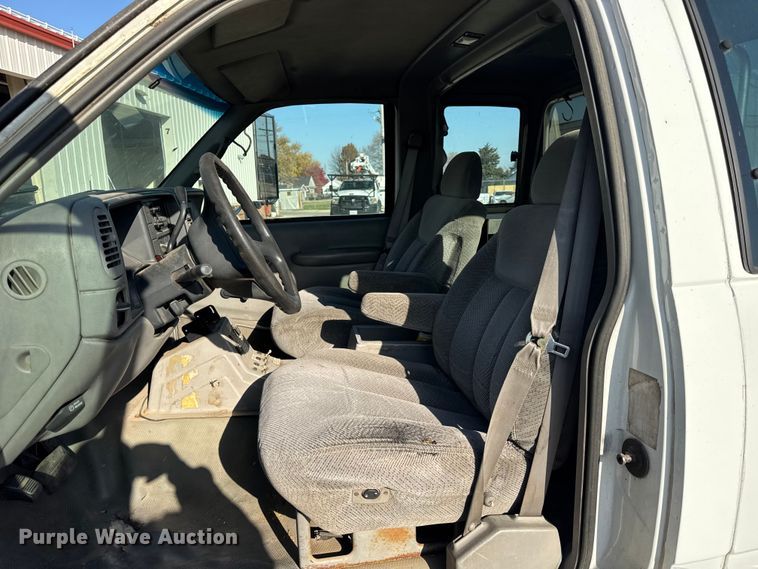 image for item ER0269 1998 GMC Sierra C3500 bucket truck