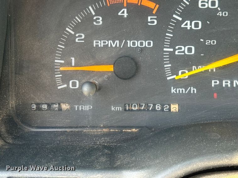 image for item ER0269 1998 GMC Sierra C3500 bucket truck