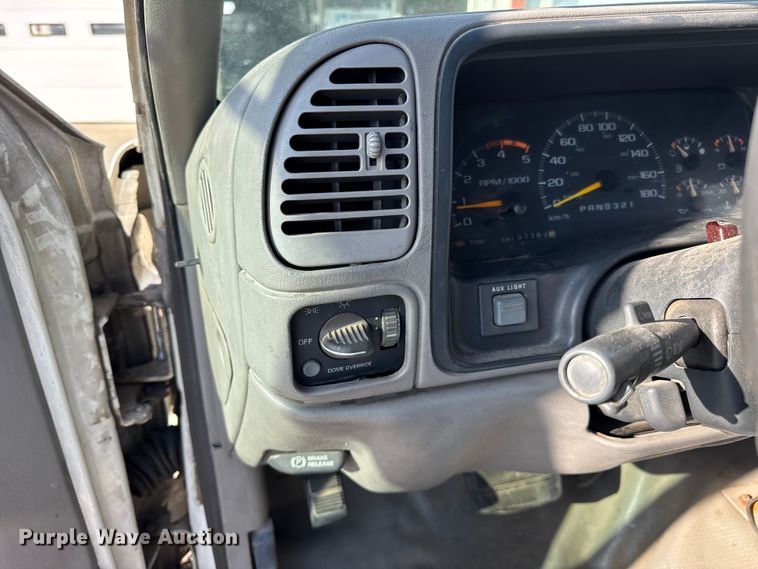 image for item ER0269 1998 GMC Sierra C3500 bucket truck