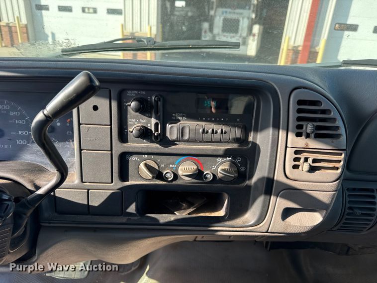 image for item ER0269 1998 GMC Sierra C3500 bucket truck