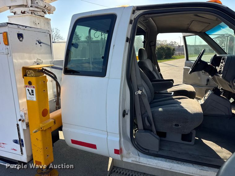 image for item ER0269 1998 GMC Sierra C3500 bucket truck