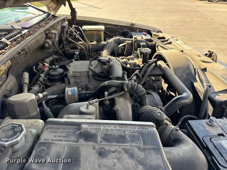 image for item ER0269 1998 GMC Sierra C3500 bucket truck