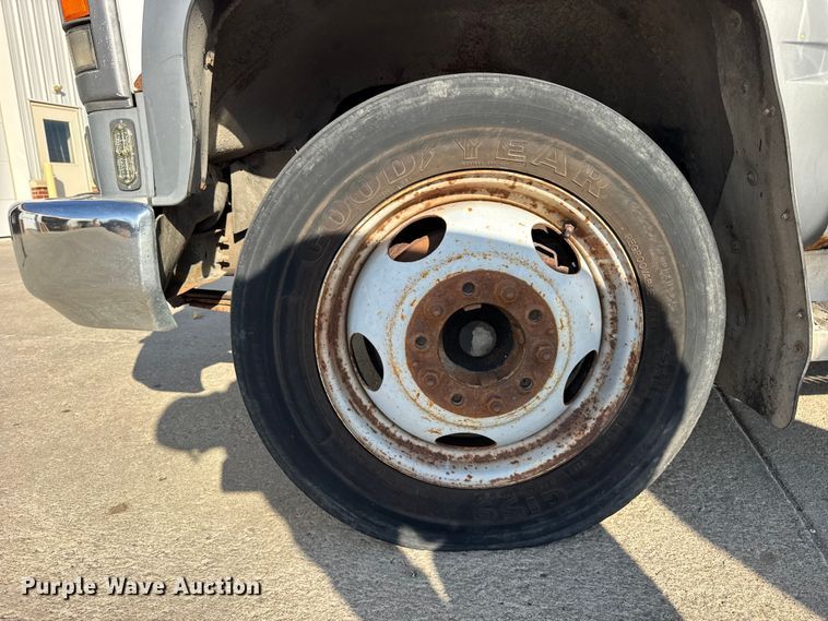 image for item ER0269 1998 GMC Sierra C3500 bucket truck