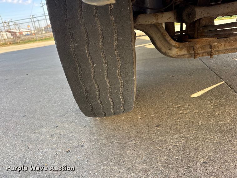 image for item ER0269 1998 GMC Sierra C3500 bucket truck