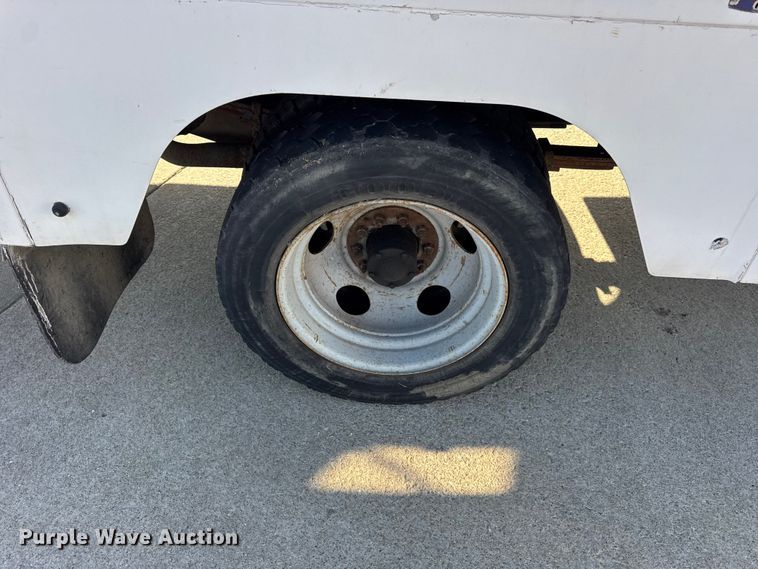 image for item ER0269 1998 GMC Sierra C3500 bucket truck