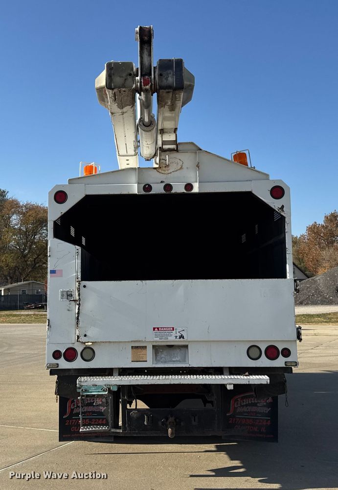 image for item ER0270 2003 Chevrolet C7500 forestry bucket truck