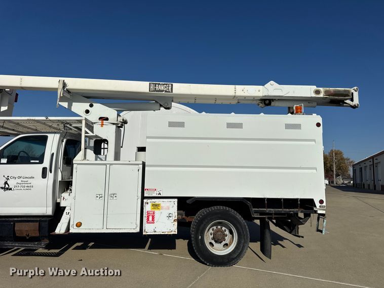 image for item ER0270 2003 Chevrolet C7500 forestry bucket truck
