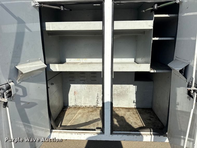 image for item ER0270 2003 Chevrolet C7500 forestry bucket truck