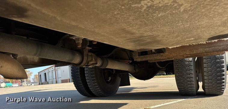 image for item ER0270 2003 Chevrolet C7500 forestry bucket truck