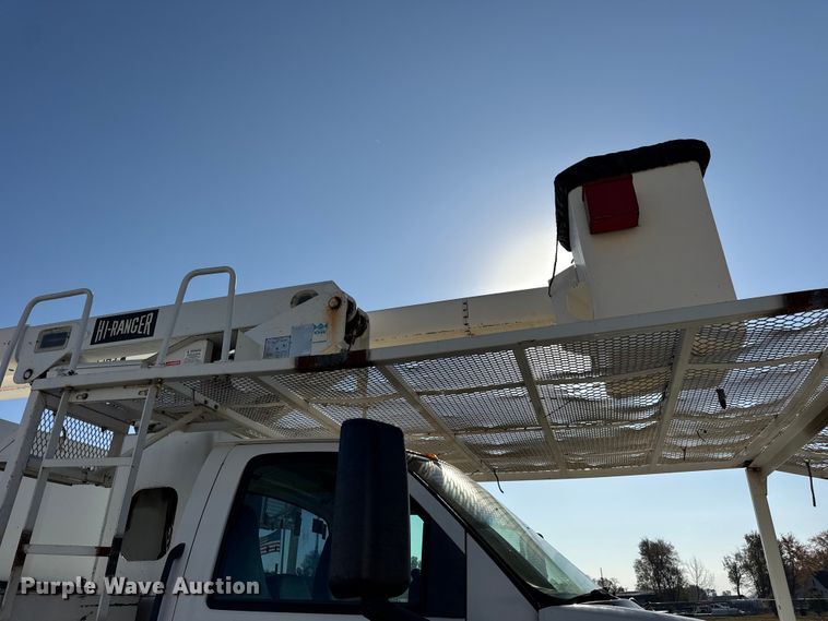 image for item ER0270 2003 Chevrolet C7500 forestry bucket truck