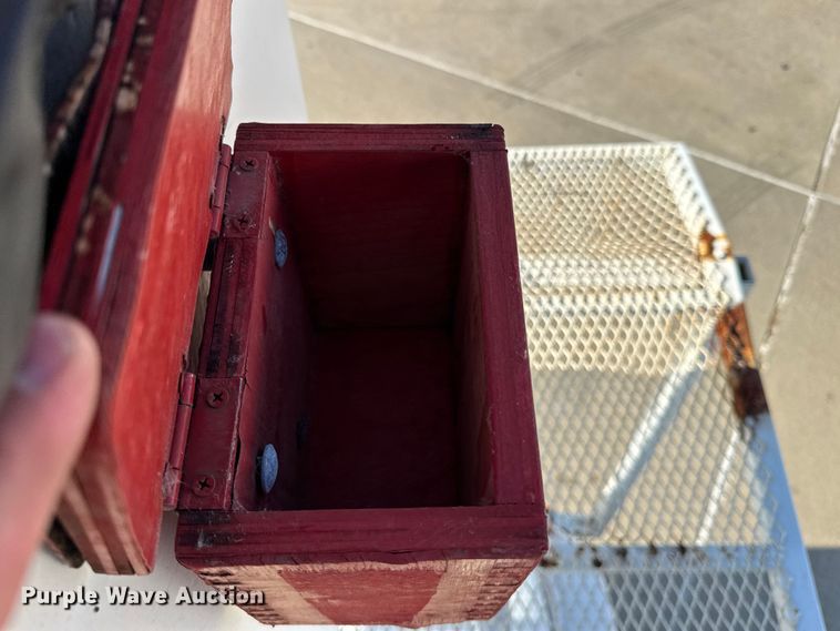 image for item ER0270 2003 Chevrolet C7500 forestry bucket truck