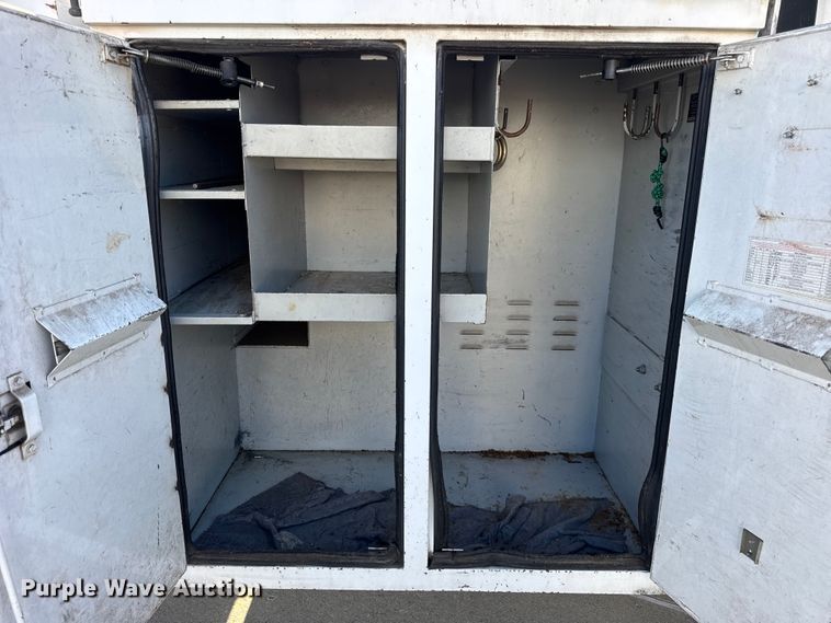 image for item ER0270 2003 Chevrolet C7500 forestry bucket truck