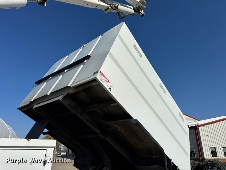 image for item ER0270 2003 Chevrolet C7500 forestry bucket truck