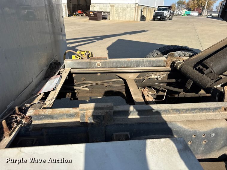 image for item ER0270 2003 Chevrolet C7500 forestry bucket truck