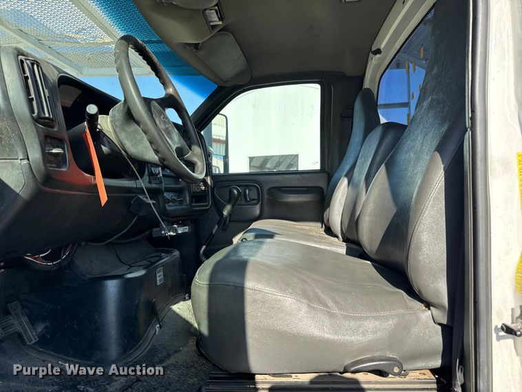 image for item ER0270 2003 Chevrolet C7500 forestry bucket truck