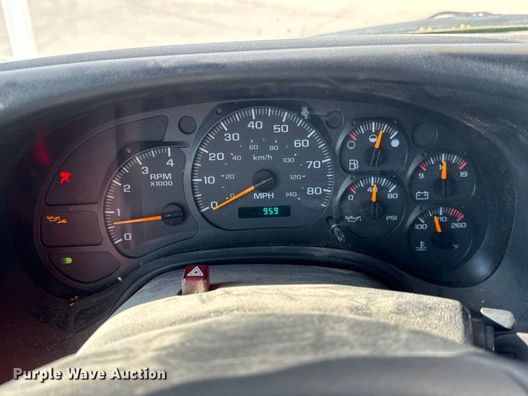 image for item ER0270 2003 Chevrolet C7500 forestry bucket truck