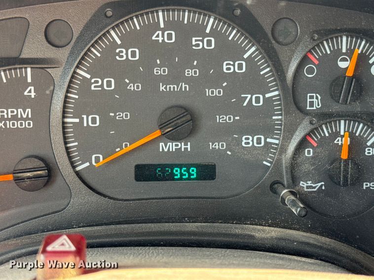 image for item ER0270 2003 Chevrolet C7500 forestry bucket truck