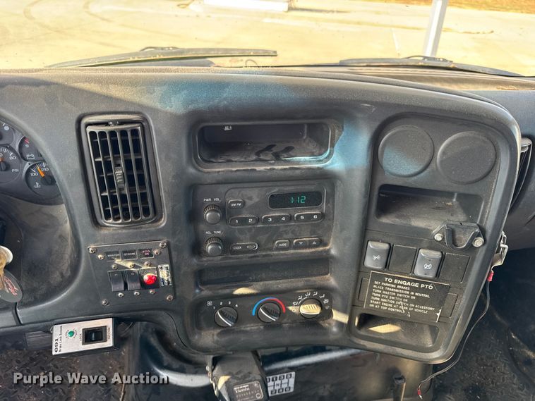 image for item ER0270 2003 Chevrolet C7500 forestry bucket truck