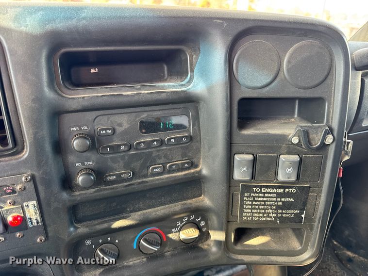 image for item ER0270 2003 Chevrolet C7500 forestry bucket truck