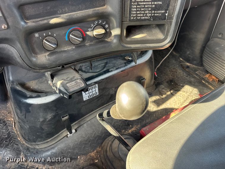 image for item ER0270 2003 Chevrolet C7500 forestry bucket truck