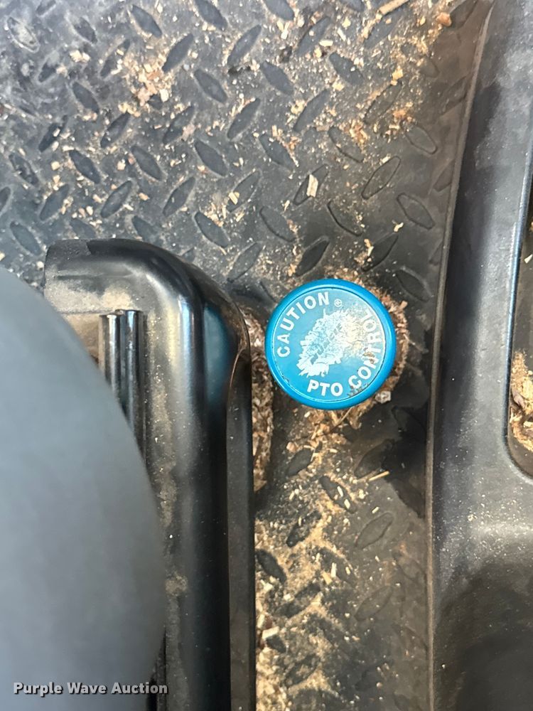 image for item ER0270 2003 Chevrolet C7500 forestry bucket truck