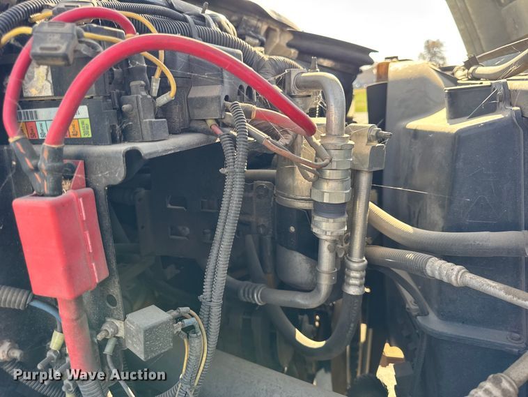 image for item ER0270 2003 Chevrolet C7500 forestry bucket truck