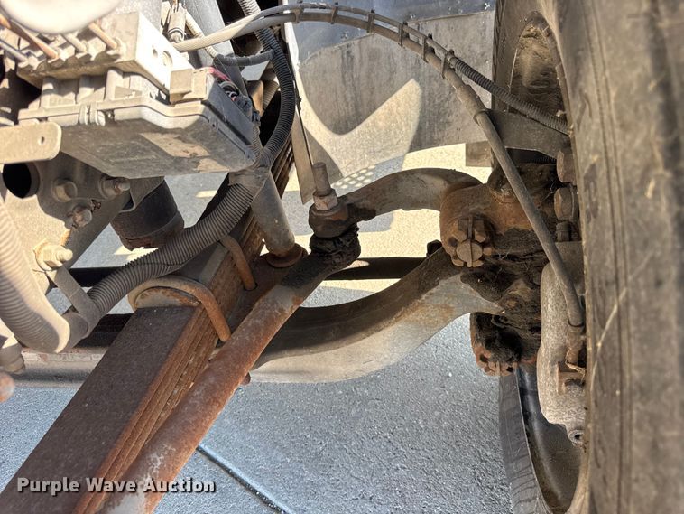 image for item ER0270 2003 Chevrolet C7500 forestry bucket truck