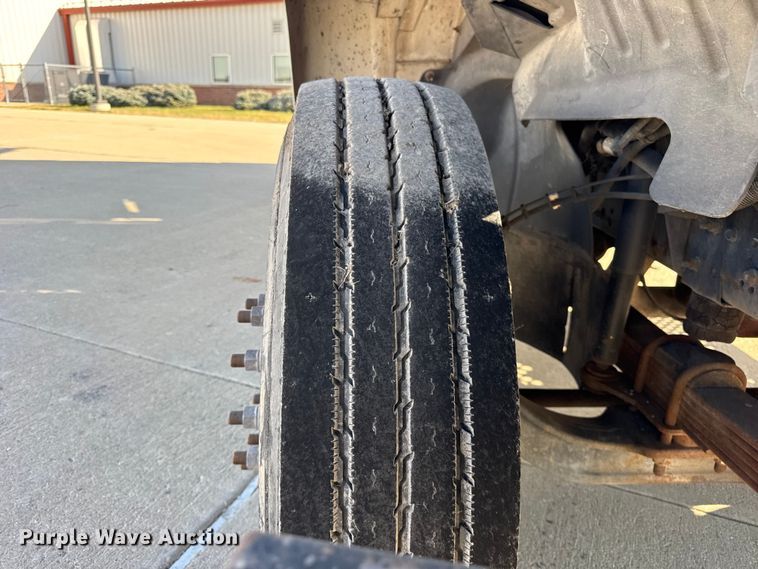 image for item ER0270 2003 Chevrolet C7500 forestry bucket truck