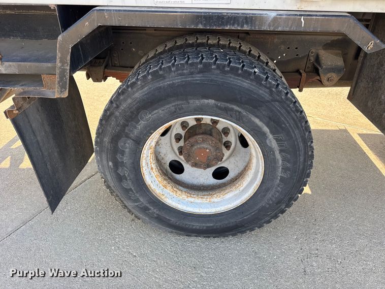 image for item ER0270 2003 Chevrolet C7500 forestry bucket truck