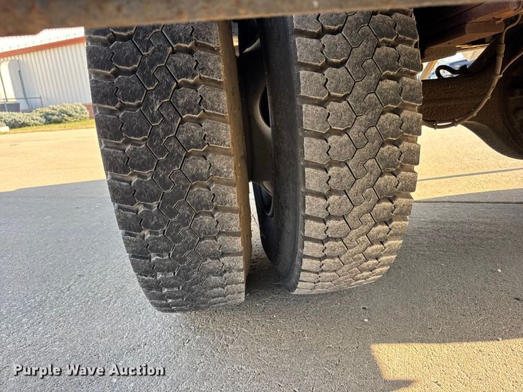 image for item ER0270 2003 Chevrolet C7500 forestry bucket truck