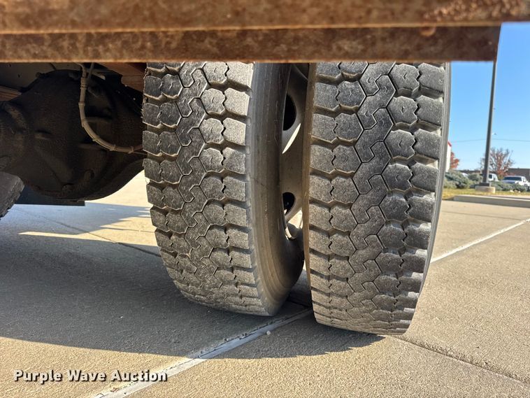 image for item ER0270 2003 Chevrolet C7500 forestry bucket truck