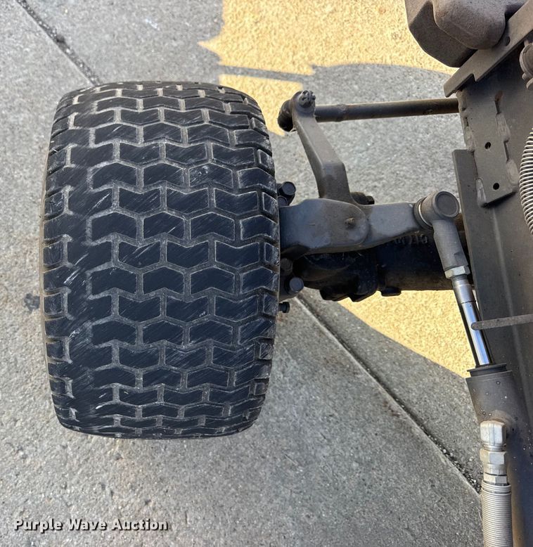 image for item ER0271 Kubota F3080 lawn mower