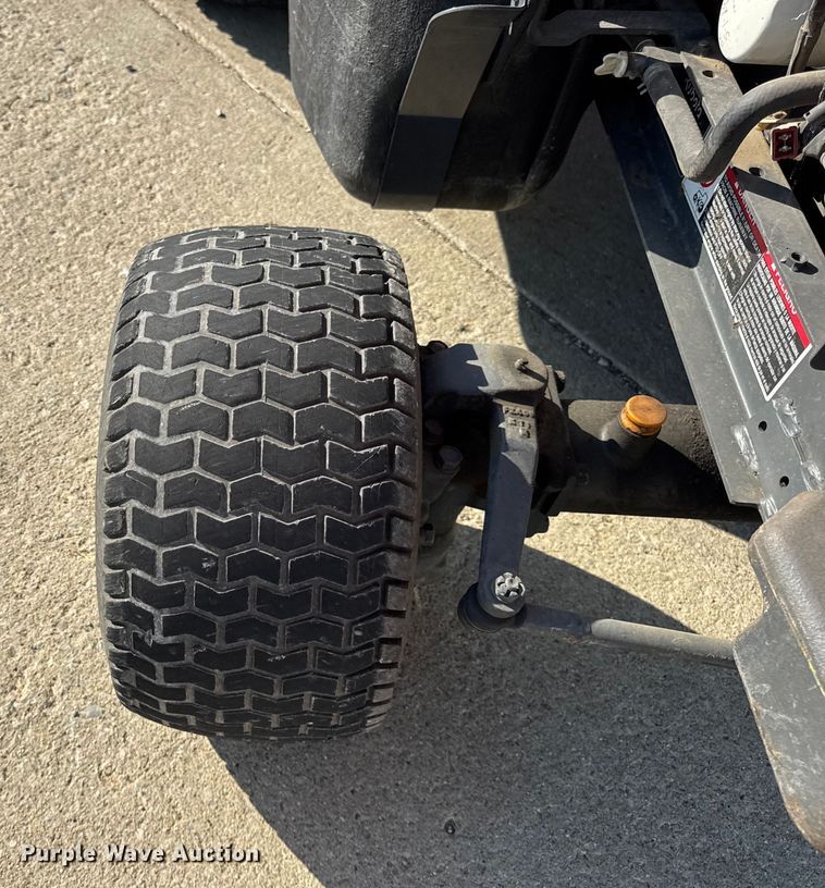 image for item ER0271 Kubota F3080 lawn mower