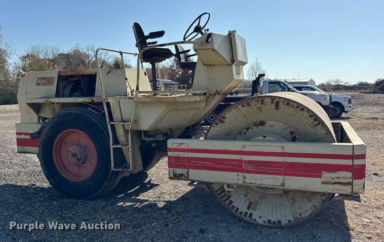 image for item ER0274 REX SP900 single drum vibratory roller