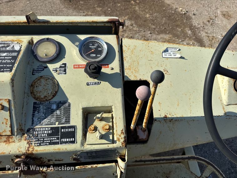 image for item ER0274 REX SP900 single drum vibratory roller