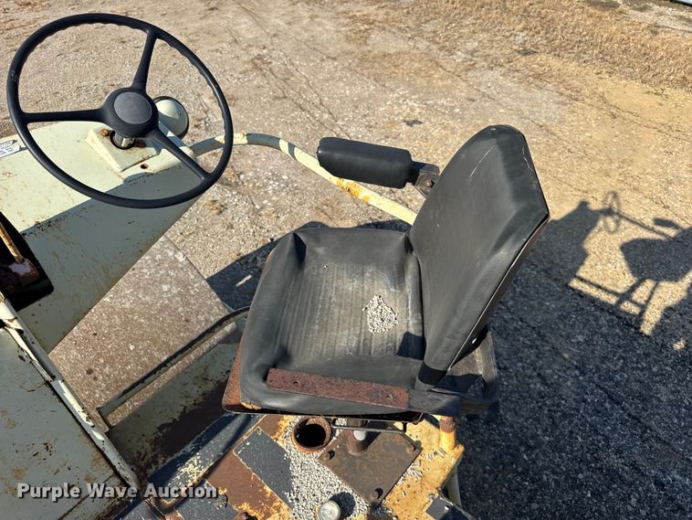 image for item ER0274 REX SP900 single drum vibratory roller