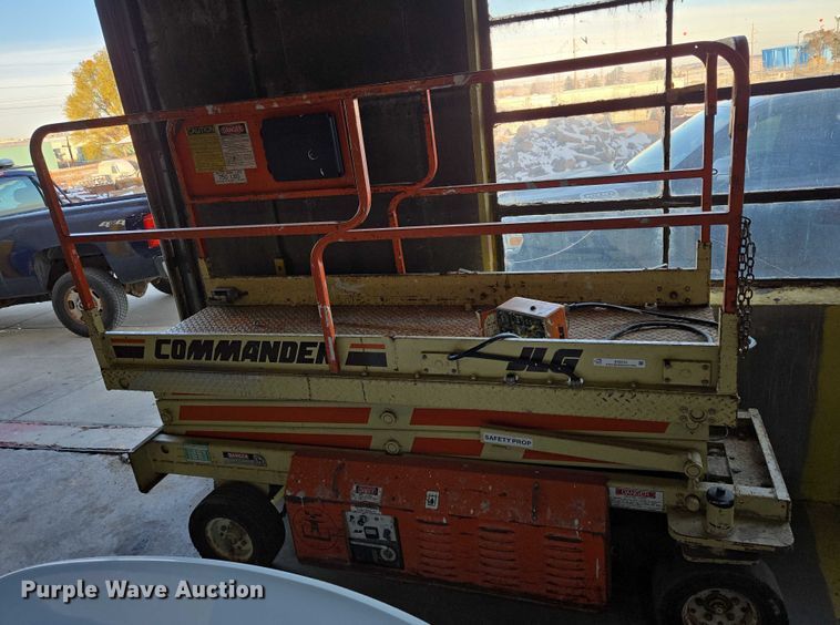 image for item ES2534 JLG CM-2033 scissor lift
